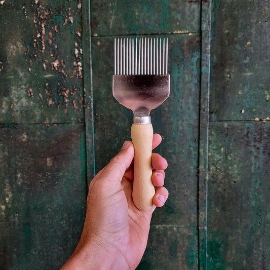 Uncapping Scratcher with Wood Handle